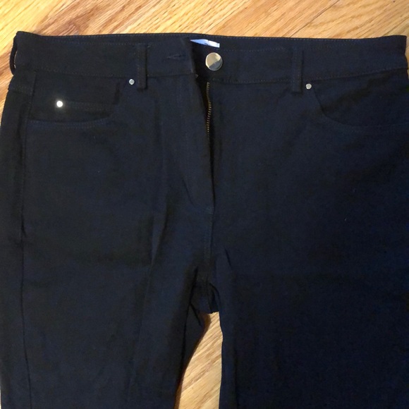 H&M Stretchy Jeans - Picture 3 of 5